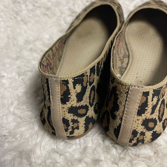 Skechers leopard prints washable stretchy flats rubber soles size 11 . - Picture 7 of 9